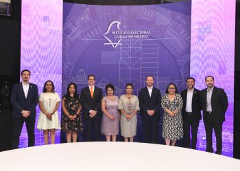 Santiago Taboada y Clara Brugada nuevamente intercambiaron acusaciones, pero esta vez, Taboada reviró fuerte con el tema inmobiliario, asimismo, dio a conocer lo que llamó “el cártel inmobiliario de Morena”, en el que acusa la participación de gobernadores funcionarios y familiares del presidente AMLO . FOTO: Especial