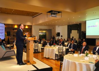 Santiago Taboada apuntó que la ciudad tiene tres grandes vocaciones para generar le crecimiento: Servicios y turismo, desarrollo inmobiliario e Industrias de carácter tecnológico. FOTO: Especial