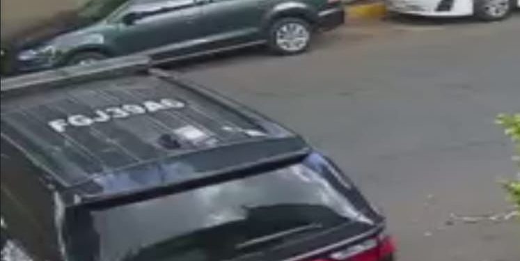 Con el respaldo del PAN de la CDMX, Paulina Delgado Gómez, esposa de Édgar Ramírez, el jefe de Unidad de Vía Pública de la Alcaldía Álvaro Obregón, denunció que la Fiscalía capitalina –que encabeza el fiscal cuñado, Ulises Lara– pretende sembrarle un delito, pues cuando lo detuvieron este viernes por la tarde. FOTO: X / Luisa Gutiérrez