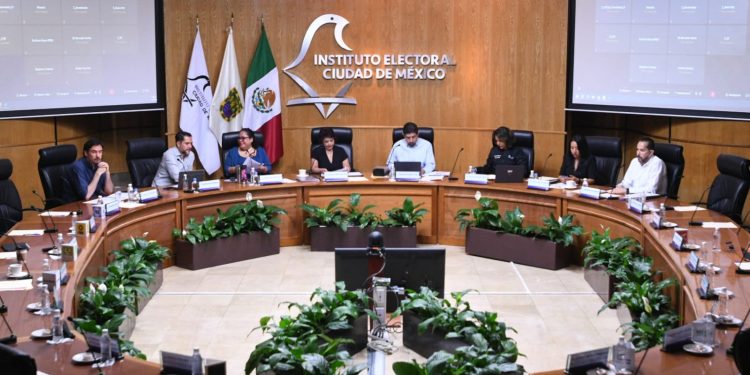 Nos cuentan que en la dirigencia de Morena en la Ciudad de México tienen un análisis jurídico sobre el “regalito” de siete diputados plurinominales que les dieron cinco de los consejeros electorales de la Ciudad de México, votación dividida, que contó con la oposición de dos consejeras.