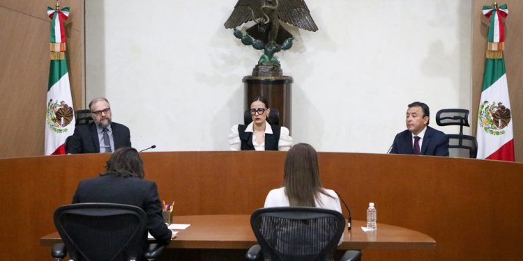 Aunque con una reacción bastante lenta, la Sala Regional del Tribunal Electoral del Poder Judicial de la Federación (TEPJF) emitió un comunicado en el que precisa que por ser un recurso parcialmente infundado, sólo ordenó el recuento en 73 casillas de la Alcaldía Cuauhtémoc, de un total de 861. FOTO: TEPJF