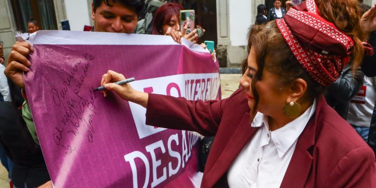 Le cayó como anillo al dedo a Clara Brugada la señal que recibió desde Palacio, de que al menos el primer mes posterior a las elecciones guardara un perfil público muy bajo para permitir que solamente figurara Claudia Sheinbaum, la virtual presidenta electa. FOTO: X / Brugada