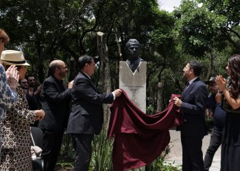 “Existe un antes y un después de Porfirio Muñoz Ledo para México”, valoró durante el homenaje Ifigenia Martínez, diputada electa y quien probablemente tendrá el privilegio de colocarle la banda presidencial a Claudia Sheinbaum el próximo de octubre. En Palacio, la valoración sobre el guanajuatense es otra. FOTO: GCDMX