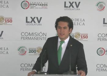 Es considerado por morenistas como de la bancada del PVEM, y lo mandaron a defender una causa de Morena que nadie de Morena defendió. El senador Israel Zamora recibió la instrucción de hacer una conferencia de prensa para respaldar a la candidata perdedora de la Cuauhtémoc, Caty Monreal. Y no lo hizo nada bien. FOTO: Especial