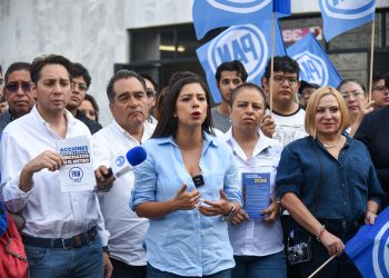 Durante una campaña de volanteo en la glorieta del Metro Insurgentes donde acudió acompañada de legisladores y militantes del PAN, Gutiérrez Ureña dijo que el objetivo de esta actividad es exhortar a los usuarios a que denuncien las agresiones que se viven dentro del Sistema de Transporte Colectivo.