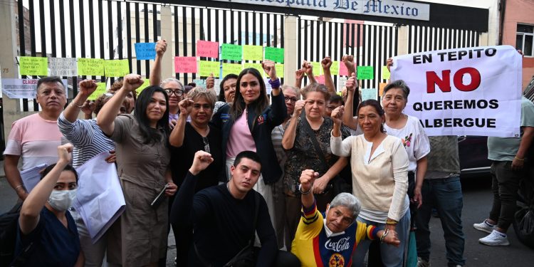 Respalda alcaldesa Ale Rojo de la Vega a vecinos de Tepito ante arbitrariedades.