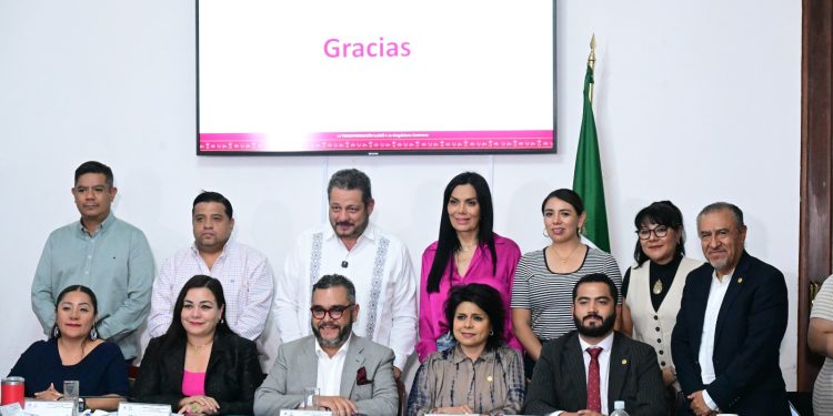 La coordinadora de los diputados de Morena en el Congreso de la Ciudad de México, Xóchitl Bravo reconoció los buenos resultados que ha logrado el alcalde Fernando Mercado en La Magdalena Contreras, en sus primeros siete meses de gobierno. FOTO: Especial