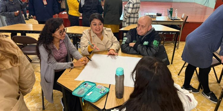 A través de la Dirección General de Cultura y Educación, se imparte el taller “Menstruar en la Escuela” en la Secundaria No. 2 Ana María Berlanga.