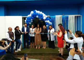 Yenny Guerrero, encargada del área de Programas Preventivos y Capacitación del CAIA, subrayó que el centro va más allá de atender a personas consumidoras: