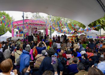 Vaya que la alcaldesa de Azcapotzalco Nancy Núñez infló, le ‘cuchareó’ con ganas al número de supuestos asistentes a la Guelaguetza 2025 en esa demarcación, como si estuviera hablando de los acarreados y participantes a sus mítines políticos. FOTO: Especial