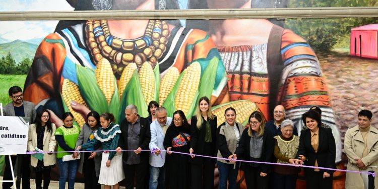 Personas legisladoras del Congreso de la Ciudad de México inauguraron los Murales en Conmemoración de Mujeres Mexicanas, en las instalaciones del órgano legislativo local, obra que se divide en tres murales, abiertos a todo el público.