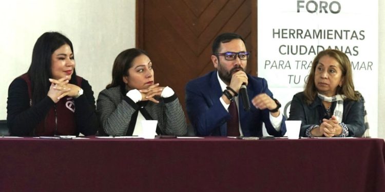 En su intervención, la diputada Xóchitl Bravo Espinosa (MORENA) resaltó la importancia de estos foros, dirigidos a las Comisiones de Participación Comunitaria (COPACOS) de las diferentes colonias y barrios de las 16 alcaldías.