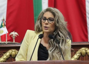 “Rechazamos de manera categórica el contenido y tono del comunicado emitido por el Instituto electoral de la Ciudad de México (IECM), el cual representa un ataque injustificado, desproporcionado y parcial en contra de nuestra militancia”, advirtió la presidenta del partido en la capital del país, Nora Arias Contreras. FOTO: Especial