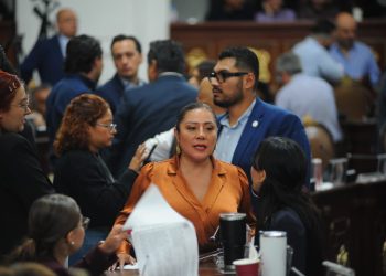 Aprueban dictamen que endurece sanciones contra franeleros  