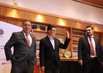 El presidente de la Comisión de Hacienda en el Congreso de la Ciudad de México, Pablo Trejo dijo que es necesaria la coordinación, integración y generación de recursos de la capital del país y sus tres entidades vecinas, Hidalgo, Morelos y Estado de México y para ello se planteó este martes, formalmente, la creación del Parlamento Metropolitano.