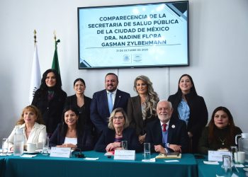 La diputada Nora Arias Contreras preguntó sobre la periodicidad en la aplicación de la vacuna del papiloma humano a menores de edad; las cifras de reconstrucciones mamarias y en qué hospitales se realizan, las acciones de detección de cáncer de ovario y dónde se aplican; y ampliar la información de la voluntad anticipada.