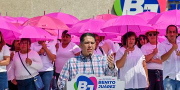 En el marco del Día Mundial de la Lucha contra el Cáncer de Mama, la alcaldía Benito Juárez realizó la jornada BJ Rosa por Amor a la Vida, en la cual, el alcalde Luis Mendoza destacó el compromiso que su administración tiene para generar acciones en beneficio de las mujeres que lamentablemente padecen esta enfermedad. FOTOS: Especial