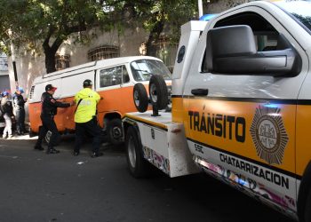 Estos operativos continuarán de forma permanente y se mantendrán recorridos en las 56 colonias de la demarcación con apoyo de Blindar BJ 360º, Policía Auxiliar y grúas de la Subsecretaría de Control de Tránsito. FOTO: Especial