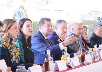 En su mensaje, el gobernador Alejandro Armenta Mier, subrayó que su administración está convencida de que con estos vuelos Puebla se convierte en un punto de conexión que permite acercarse a los migrantes de Nueva York, Los Ángeles y Houston, de cara a la nueva realidad económica y al Mundial 2026.