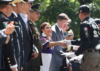 Brugada reconoce a 507 cadetes graduados de la Policía Capitalina