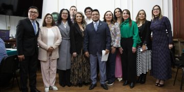 El diputado morenista Israel Moreno presentó una iniciativa para proteger a limitar a estudiantes de primaria y secundaria el uso de redes sociales en la escuela. Sin regateos, se sumó la diputada panista Laura Álvarez, quien trae iniciativas al respecto, más o menos en el mismo tenor. FOTO: Especial