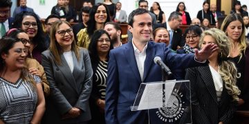 El todavía director general del Canal del Congreso, Jorge Armando Rocha va de mal, en peor. Sigue sin convencer a los legisladores de su labor, porque el número de vistas de los videos decreció desde que él asumió, y también el rating de la señal abierta.