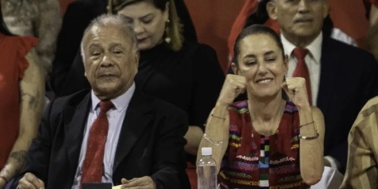 Aunque pareciera que su postura es en contra de la presidenta Claudia Sheinbaum, el PT en realidad parece estar defendiendo a la mandataria, al negarse aprobar la reforma constitucional que permitiría celebrar la consulta de revocación de mandato de manera concurrente con las elecciones federales de 2027. FOTO: Cuartoscuro