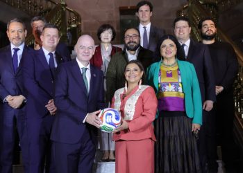 “Hoy por la tarde tenemos una evaluación detallada, sobre qué tenemos que reforzar, qué tenemos que mejorar, con el objetivo de atender posibles cuellos de botella y garantizar una experiencia segura y eficiente para asistentes y ciudadanía en general”, expuso Brugada. FOTO: Especial