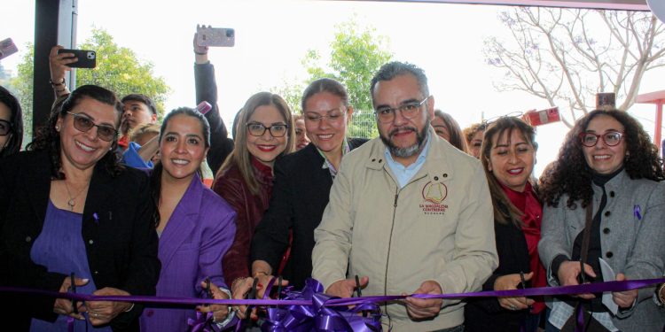 La Alcaldía La Magdalena Contreras inauguró con gran entusiasmo la extensión de la Casa de la Mujer “Ifigenia Martínez”, un espacio que ahora ofrece nuevos servicios como lavandería, salón de belleza y una infraestructura renovada para el bienestar integral de las mujeres. FOTO: Especial