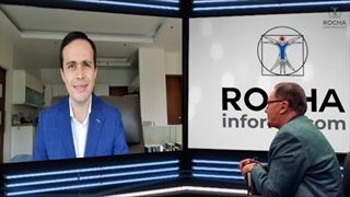 Paradojas de la vida: Jorge Armando Rocha, hijo del periodista Ricardo Rocha, injurió a comunicadoras que lo han criticado por su incompetencia, con las mismas infamias que proferían López Obrador y otros morenistas contra su padre. FOTO: Rocha Informa