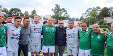 Fernando Mercado resaltó el valor del encuentro deportivo como reflejo de la tradición futbolística local: “Aquí se reúnen la experiencia, el talento y la historia; este partido representa lo mejor de nuestro fútbol y de nuestra gente”. FOTO: Especial