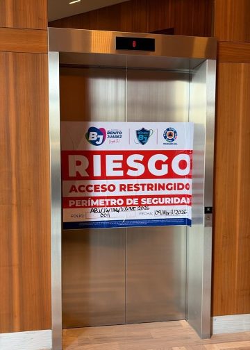 Derivado de los acontecimientos ocurridos el pasado 6 de abril en los elevadores de la Torre Residencial Mítikah, la alcaldía Benito Juárez informa que se procedió a realizar una inspección técnica el martes 7 de abril en la que se determinó restringir la operación de siete elevadores y un montacargas. FOTO: Especial