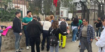 Sheinbaum se reúne con selecto grupo de mexicanos en Barcelona