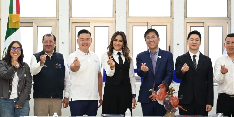 Ale Rojo fortalece alianzas con la comunidad china rumbo al Mundial