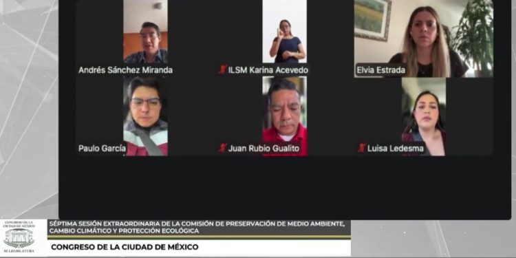 En la comisión del Congreso de la Ciudad de México se aprobaron seis dictámenes en materia de gestión de residuos eléctricos y electrónicos; etiquetado para la correcta disposición final de envases de plástico; fomentar los huertos urbanos; protección del arbolado urbano y bosques de agua, así como para expedir la Ley General de Control del Ruido Urbano.