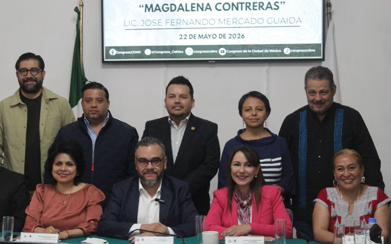 El alcalde de La Magdalena Contreras, Fernando Mercado Guaida, compareció este viernes ante el Congreso de la Ciudad de México, donde presentó los avances, acciones estratégicas y resultados obtenidos por su administración en materia de seguridad, prevención de riesgos, infraestructura hidráulica, atención ciudadana y fortalecimiento comunitario. FOTO: Especial