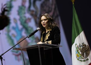 Es insólito, señala, que Sheinbaum “amenace a una representante política de otro país porque no esté de acuerdo con sus ideas, y no actúe con el respeto con el que ella es recibida en España. La deriva totalitaria y violenta de México conduce al país a graves episodios antidemocráticos como el que se vive hoy.” FOTO: Especial