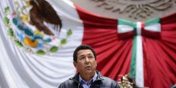 El fuego que encendió el diputado federal Mario López Hernández al acusar —sin pruebas— a cuadros de Morena de formar parte de una red de huachicol fiscal en Tamaulipas ya tuvo una primera respuesta: su propio partido decidió marcar distancia y dejar claro que no forma parte de sus filas.
