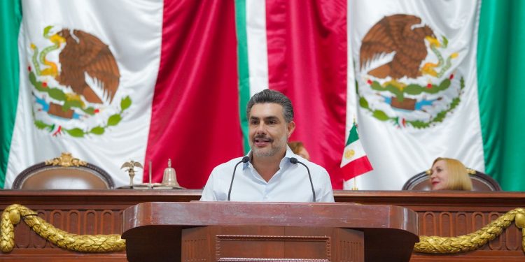 Jesús Sesma Suárez, secretario general del PVEM CDMX expresó su preocupación por la decisión tomada en el Congreso de Hidalgo, donde fue aprobada una consulta popular sobre las corridas de toros, pese a que la Constitución mexicana ya prohíbe el maltrato animal. FOTO: Especial