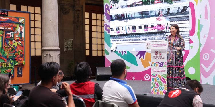 La plataforma se nutrirá progresivamente con información de las más de 2 mil obras que se realizan en la capital del país y tiene como propósito rendir cuentas claras sobre el ejercicio de los recursos públicos, así como transparentar las inversiones históricas que se llevan a cabo en beneficio de la población. FOTOS: ESpecial