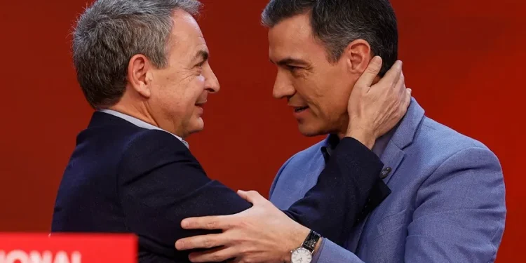 Este martes, el juzgado central de instrucción número 4 de la Audiencia Nacional de España notificó al expresidente, José Luis Rodríguez Zapatero su imputación como investigado por tráfico de influencias, blanqueo de capitales, falsedad documental y organización criminal en el caso del rescate (con 53 millones de euros) de la línea aérea Plus Ultra.