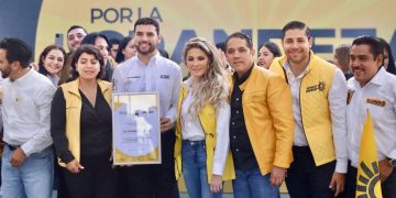 La presidenta del PRD Ciudad de México, Nora Arias participó este fin de semana en una importante reunión del Bloque Nacional del PRD, que aglutina a 10 dirigentes estatales. Fue en Michoacán, donde el presidente estatal, Octavio Ocampo Córdova se destapó para competir por la gubernatura de la entidad. FOTOS: Especial