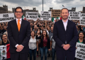 Hace un año planteé que por haber abandonado a sus electores, Taboada y Chertorivski deberían ofrecer disculpas, o ya al menos una explicación. Pero también expuse como escenario más probable que no lo harían y ahora reitero la prospectiva de que jamás lo harán. Esa pesada losa habrán de cargarla para siempre. Lo veremos. FOTOS: Especial / IMAGEN: El fondo ha sido modificado con IA de Gemini
