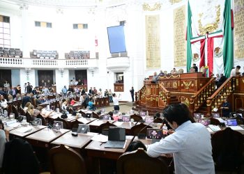 Desde los tiempos dorados del corporativismo priísta, los sindicatos aprendieron que la defensa de los trabajadores podía convivir perfectamente con los privilegios, las cuotas de poder y las canonjías administrativas. FOTO: Especial