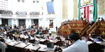 Desde los tiempos dorados del corporativismo priísta, los sindicatos aprendieron que la defensa de los trabajadores podía convivir perfectamente con los privilegios, las cuotas de poder y las canonjías administrativas. FOTO: Especial
